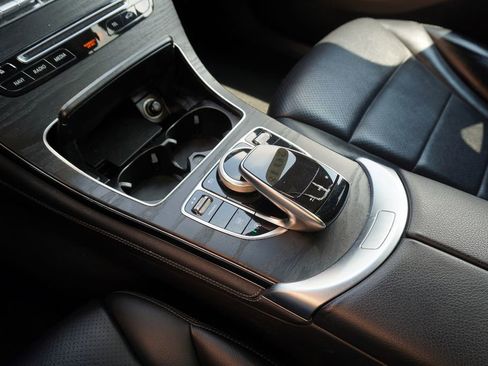 Used 2018 Mercedes-Benz GLC 300 4MATIC image 23