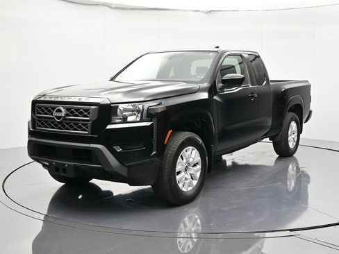 Used 2022 Nissan Frontier SV w/ Technology Package image 1