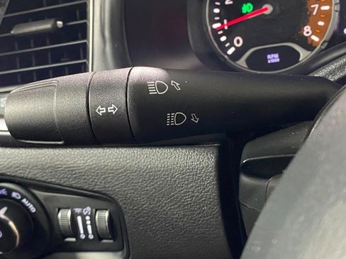 Used 2018 Jeep Renegade Limited w/ UConnect 8.4 Nav Group AWD/4WD image 25