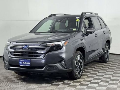 Used 2025 Subaru Forester Premium image 7