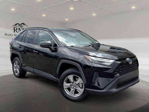 Used 2023 Toyota RAV4 LE AWD/4WD image 1
