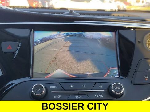 Used 2020 Buick Envision Essence FWD image 16