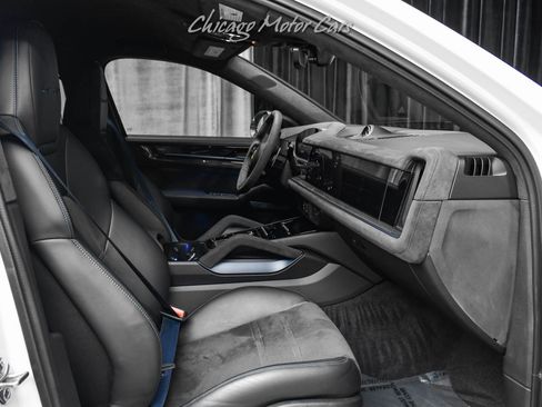 Used 2024 Porsche Cayenne Turbo GT AWD/4WD image 25