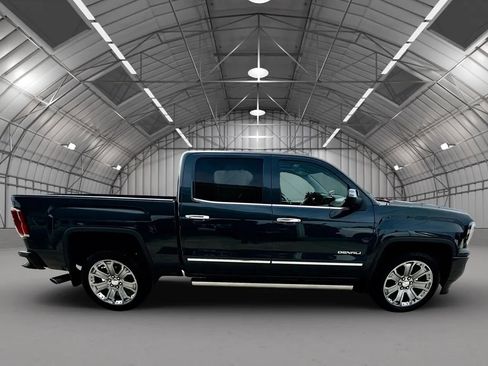 Used 2017 GMC Sierra 1500 Denali w/ Denali Ultimate Package AWD/4WD image 9