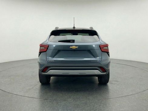 Used 2025 Chevrolet Trax LT image 7