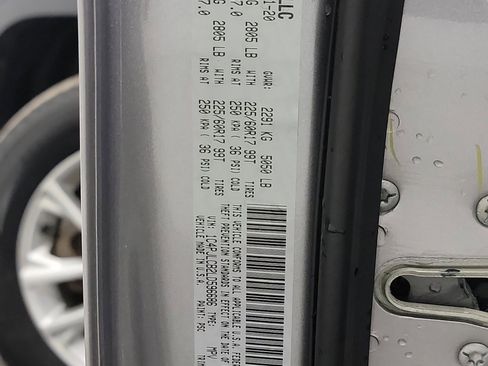 Used 2020 Jeep Cherokee Latitude w/ Cold Weather Group image 32