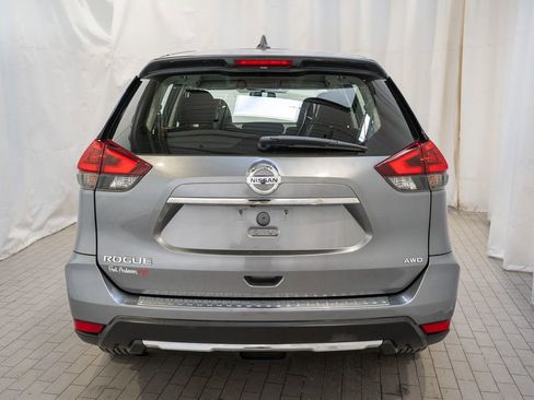 Used 2018 Nissan Rogue S image 4