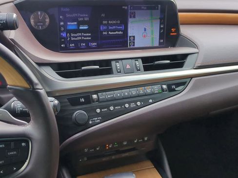 Used 2019 Lexus ES 350 Luxury w/ Accessory Package image 28