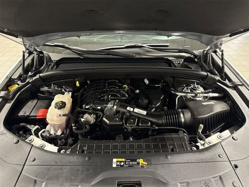 Used 2023 Jeep Grand Cherokee Laredo image 12