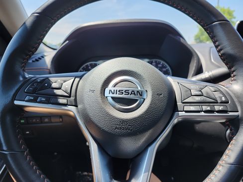 Used 2023 Nissan Sentra SR w/ Midnight Edition Package FWD image 26