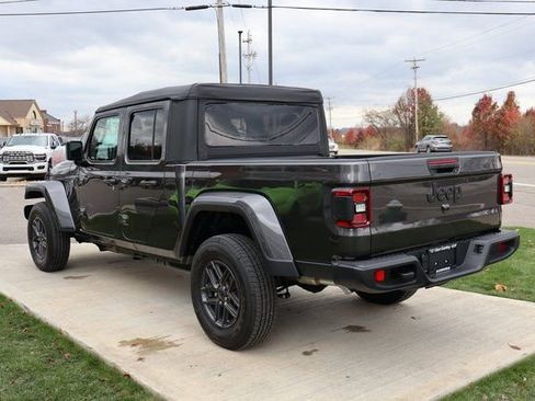 New 2025 Jeep Gladiator Sport image 29