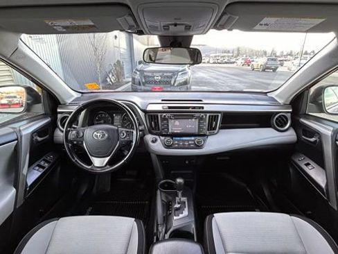 Used 2018 Toyota RAV4 XLE image 12