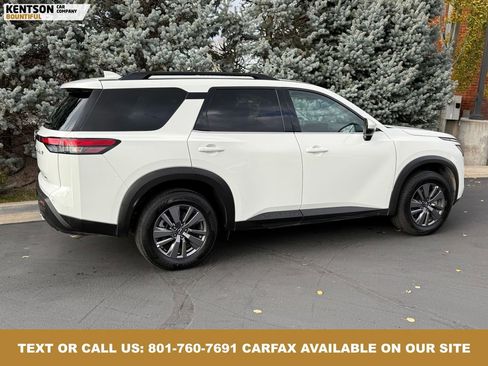 Used 2025 Nissan Pathfinder SV image 10