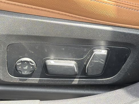 Used 2024 BMW 330e w/ Premium Package RWD image 20