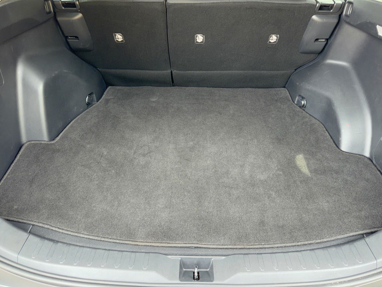 Used 2020 Toyota RAV4 LE FWD image 28