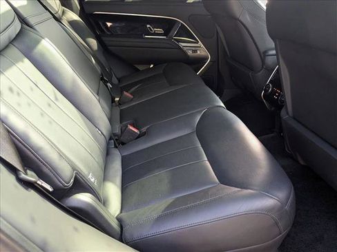 Used 2024 Land Rover Range Rover SE image 21