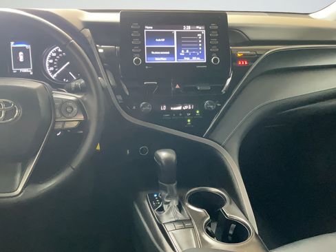 Used 2024 Toyota Camry SE FWD image 16