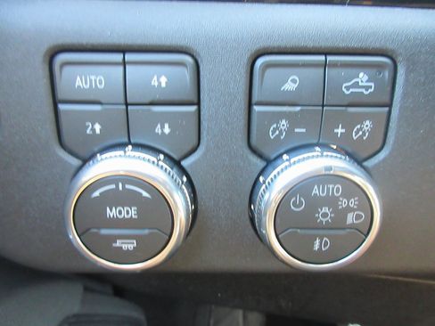 New 2026 GMC Sierra 2500 SLE w/ SLE Value Package; image 17