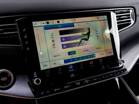New 2026 Jeep Grand Wagoneer L 2WD image 14