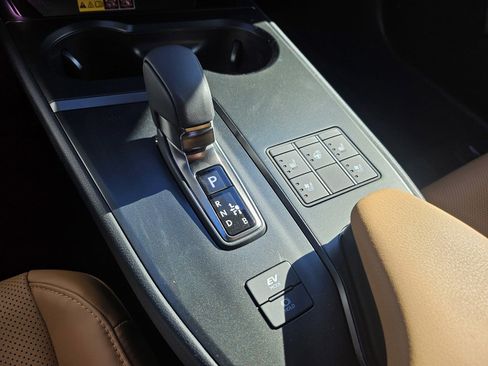 New 2026 Lexus UX 300h AWD image 14