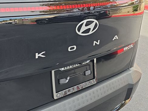 Certified 2025 Hyundai Kona SEL FWD image 11