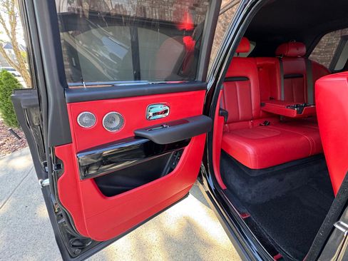 Used 2021 Rolls-Royce Cullinan image 31