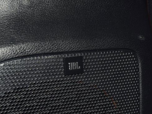 Used 2018 Toyota Tacoma Limited image 43