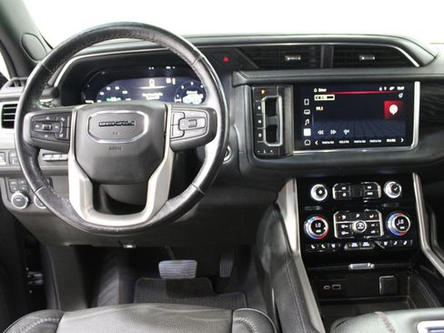 Used 2022 GMC Yukon Denali AWD/4WD image 2