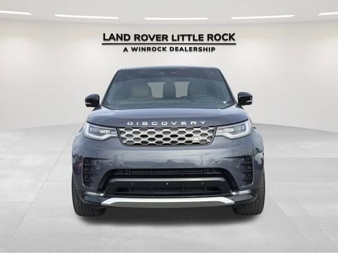 Used 2024 Land Rover Discovery Metropolitan Edition image 8