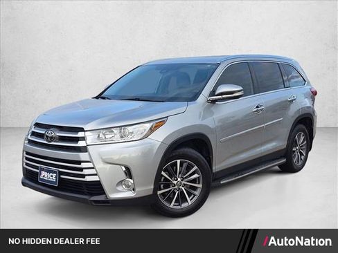 Used 2019 Toyota Highlander XLE FWD image 1