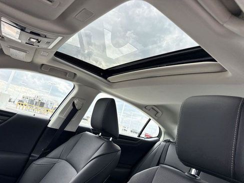 Certified 2024 Lexus ES 350 w/ Premium Package FWD image 22