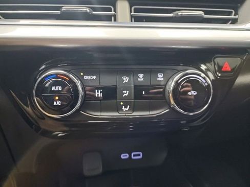 Used 2024 Chevrolet Trax LT image 31