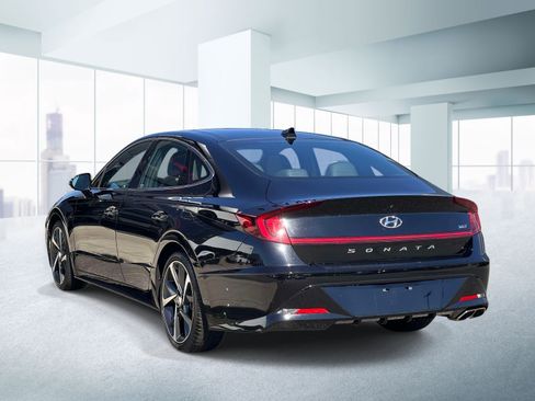 Used 2023 Hyundai Sonata SEL Plus FWD image 3