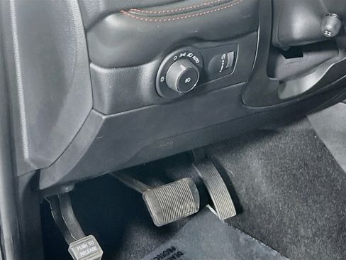 Used 2023 Dodge Durango R/T AWD/4WD image 10