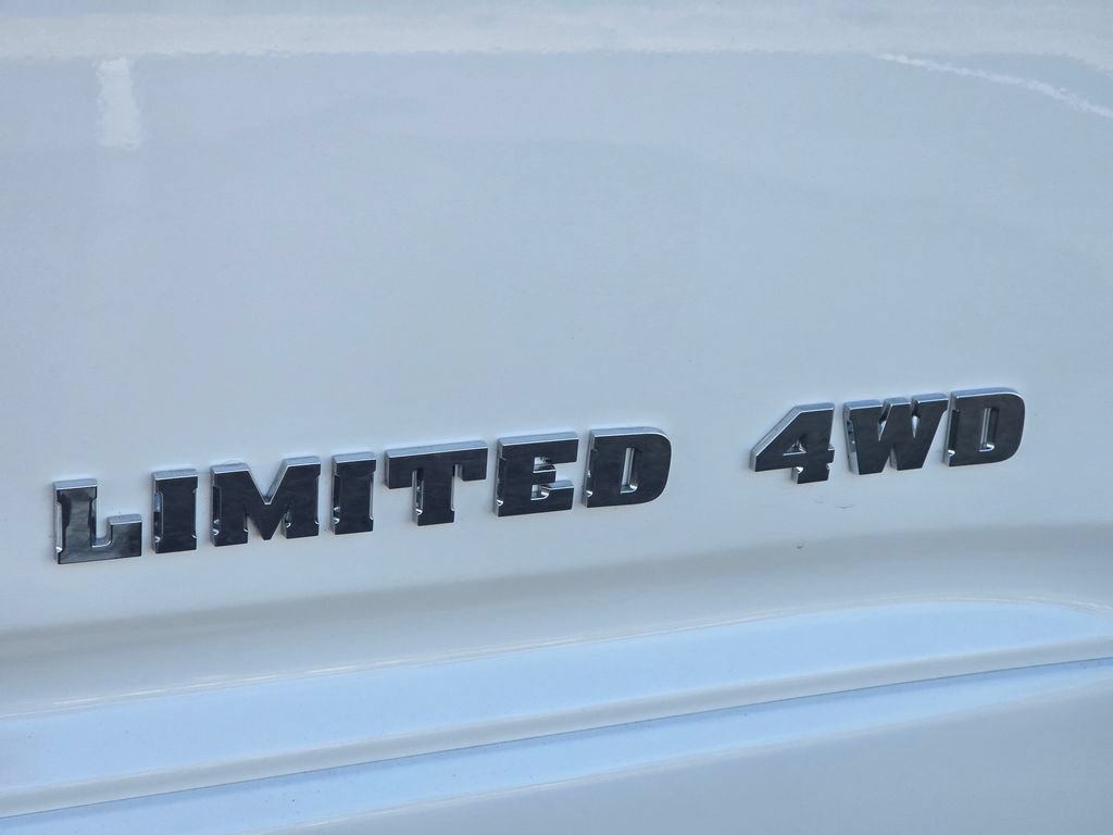 Used 2004 Toyota 4Runner Limited w/ Preferred Accessory Pkg AWD/4WD image 18
