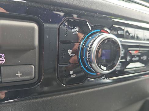 New 2026 GMC Sierra 3500 SLT w/ SLT Convenience Package image 30