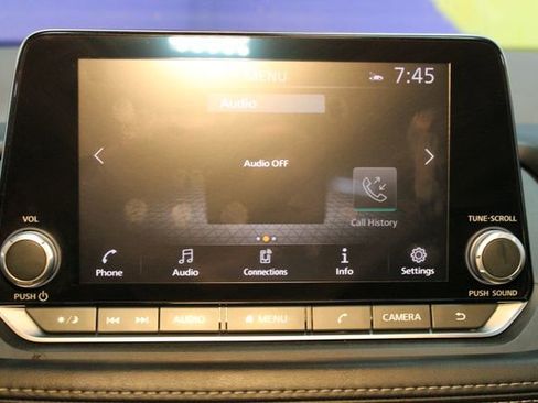 Used 2021 Nissan Rogue SV image 24