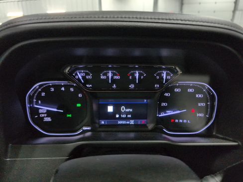 Used 2019 GMC Sierra 1500 SLT w/ SLT Premium Plus Package AWD/4WD image 8