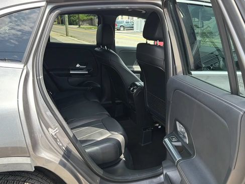 Used 2021 Mercedes-Benz GLA 250 4MATIC w/ Premium Package image 25