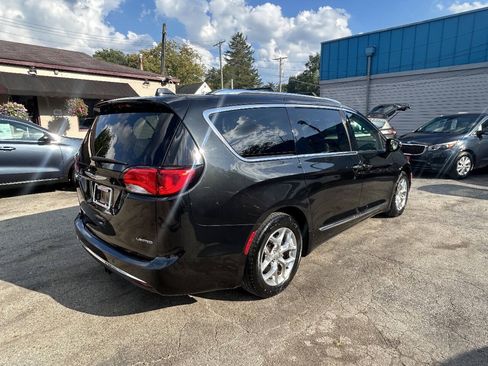 Used 2019 Chrysler Pacifica Limited FWD image 13