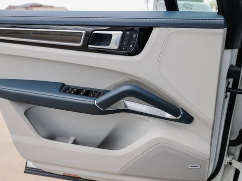 Certified 2022 Porsche Cayenne Turbo image 23