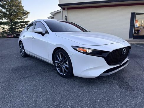 Used 2020 MAZDA MAZDA3 Hatchback w/ Preferred Package FWD image 5