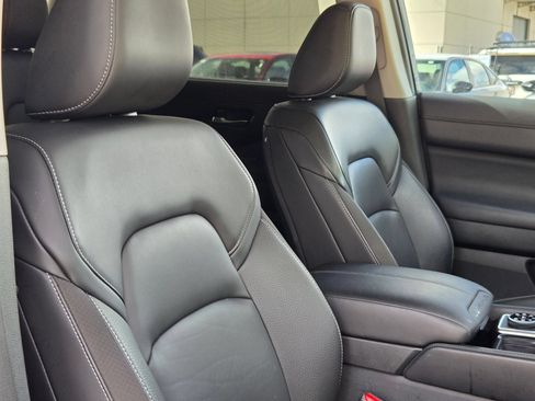 Used 2025 Nissan Pathfinder SL AWD/4WD image 30
