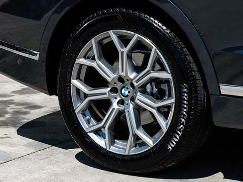 Used 2022 BMW X7 xDrive40i w/ Premium Package AWD/4WD image 56