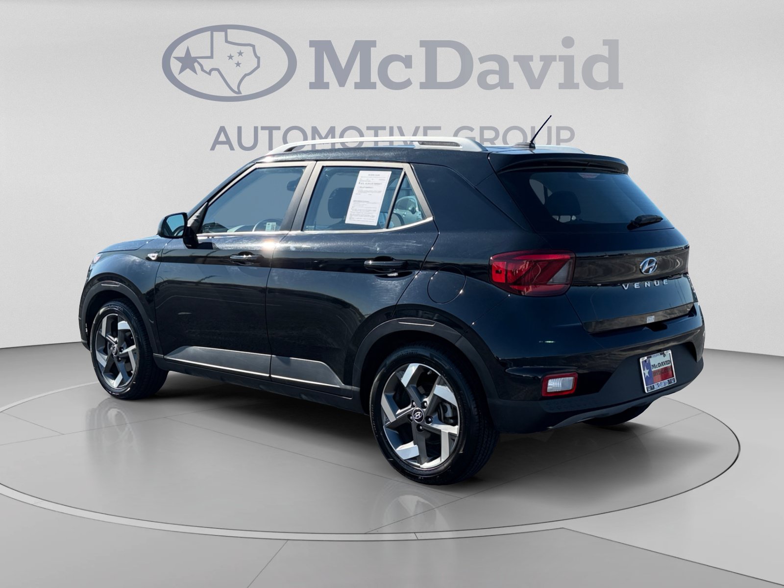 Used 2025 Hyundai Venue SEL FWD image 4