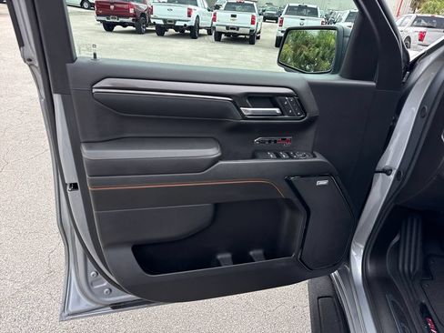 Used 2024 GMC Sierra 1500 AT4 w/ Technology Package AWD/4WD image 14