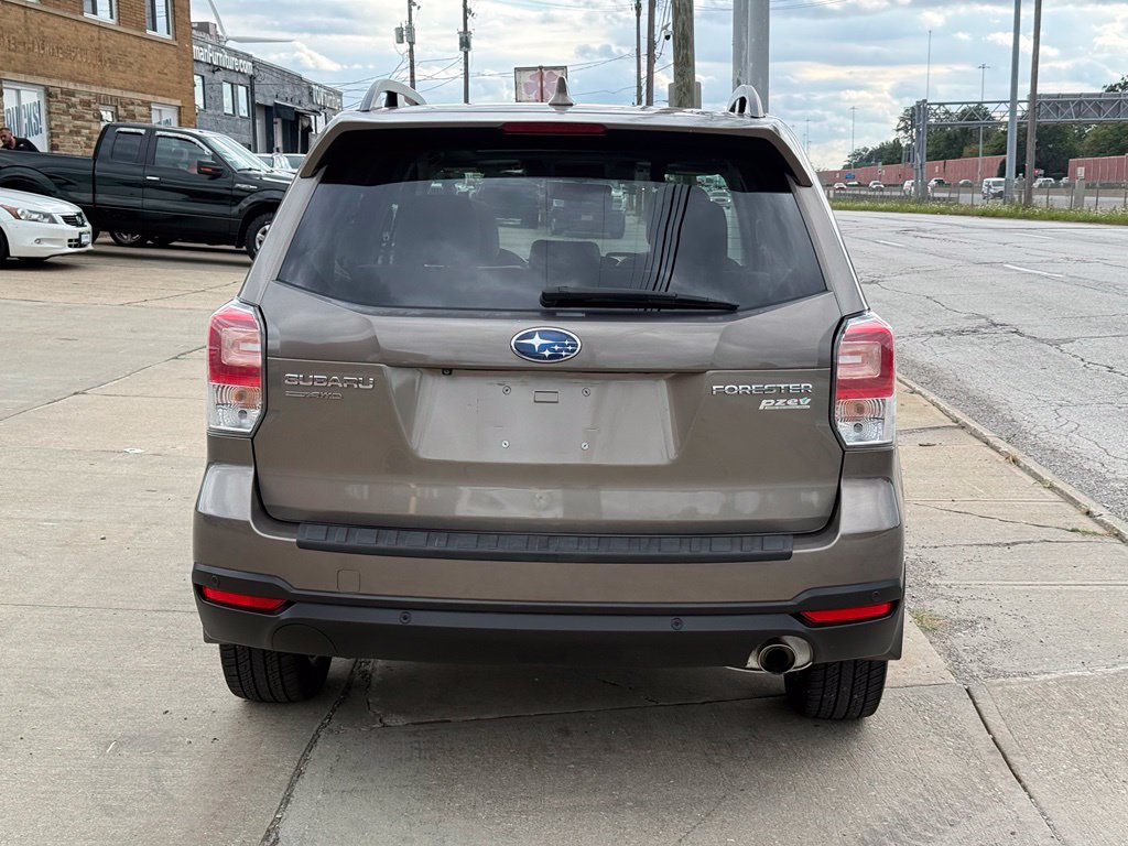Used 2017 Subaru Forester 2.5i Touring AWD/4WD image 8