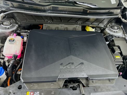 Used 2024 Kia Niro Wind FWD image 33