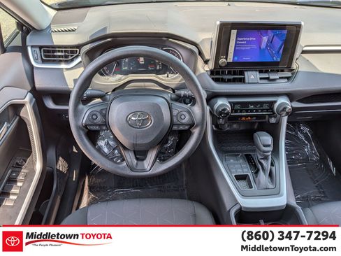 Used 2025 Toyota RAV4 XLE AWD/4WD image 31