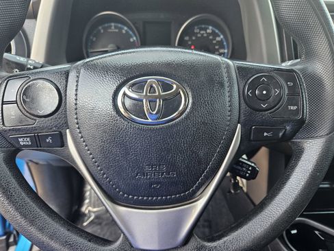 Used 2017 Toyota RAV4 LE image 13